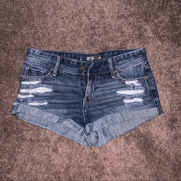 Hollister Shorts - Picture 1 of 3